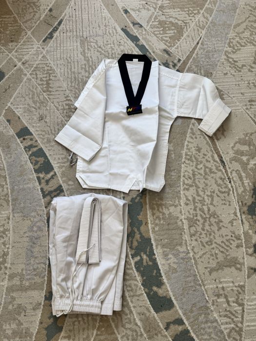 Добое и щитки для таэквондо