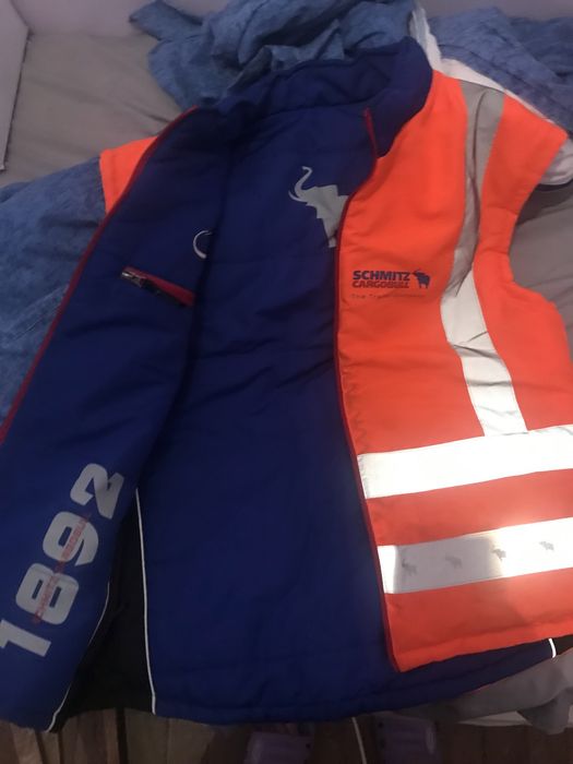 Vesta groasa de iarna cu doua parti