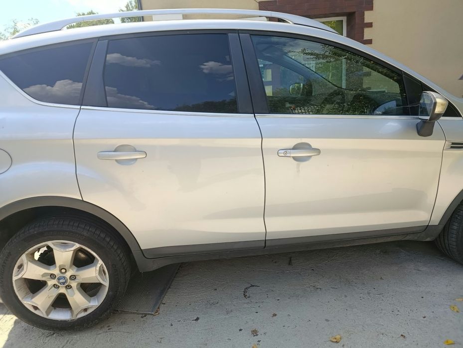 FORD Kuga 2010 — imagine 2