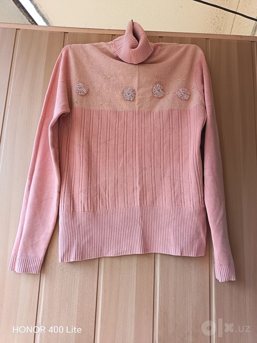 Женский свитер продам