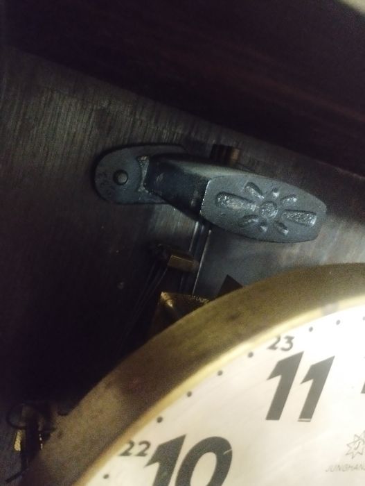 Ceas pendula de perete mecanism nemțesc Junghans cu pendul anii 40