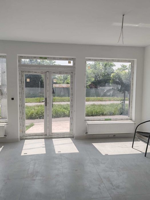 Inchiriez spatiu comercial