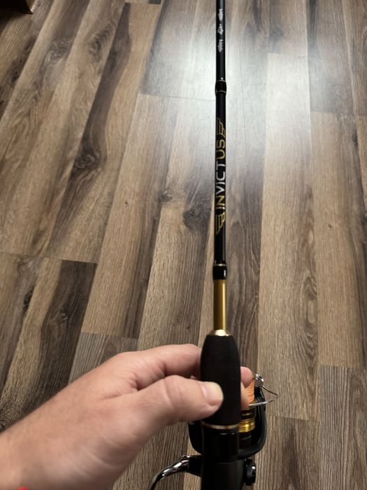 Спининг въдица Invictus +shimano fx 2500