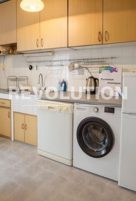 Дава се под наем Двустаен апартамент в Варна, Младост 1 - 55 кв.м за 325 € - Снимка #3