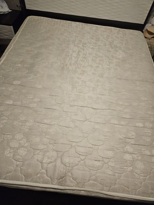 Продам матрас б/у