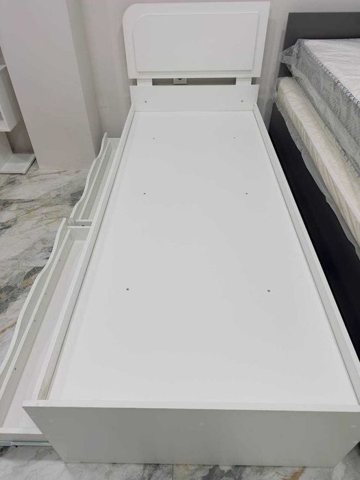 Односпальные кровати с матрасами