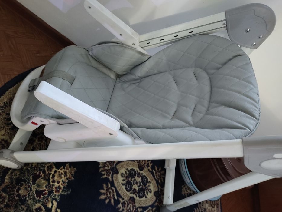 Столик, стульчик для кормления