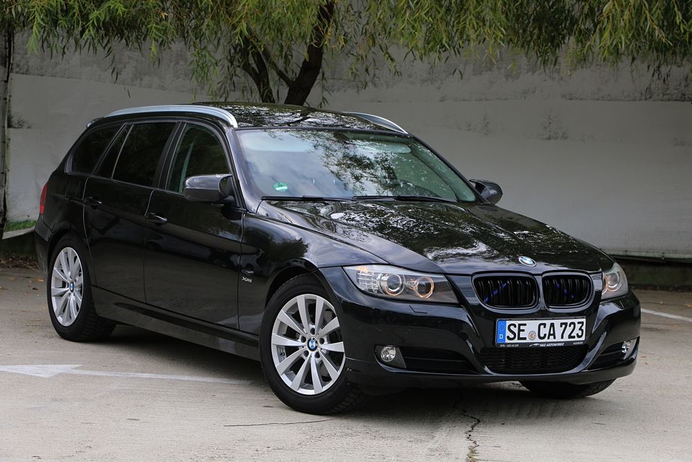 Vand BMW Seria 3 Euro 5 Navi Panoramic Clima Bi-Xenon
