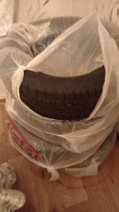 Продам зимние шины 225/65/17