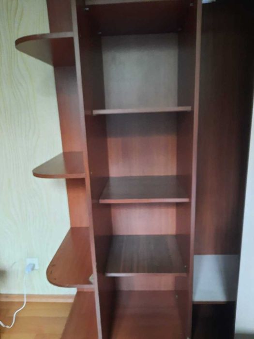 Шкаф на продажу  /
