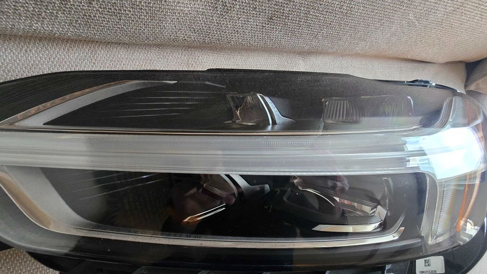 Ляв фар за Volvo XC60 (2017-2024) Full LED. USA модел, перфектно състояние!!!