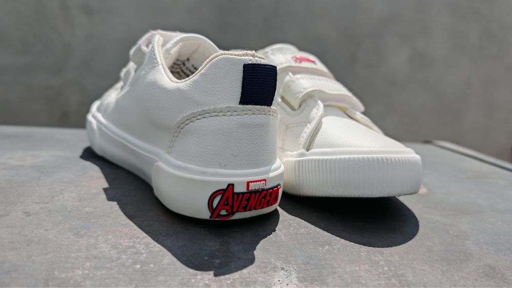 Pantofi sport joși Răzbunătorii Marvel PRIMARK marime 23