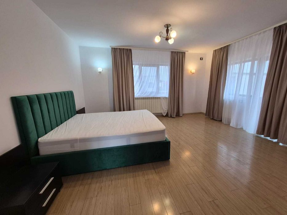 Proprietar - Vila cu 6 camere, 200 mp,3 bai,pretabila orice activitate