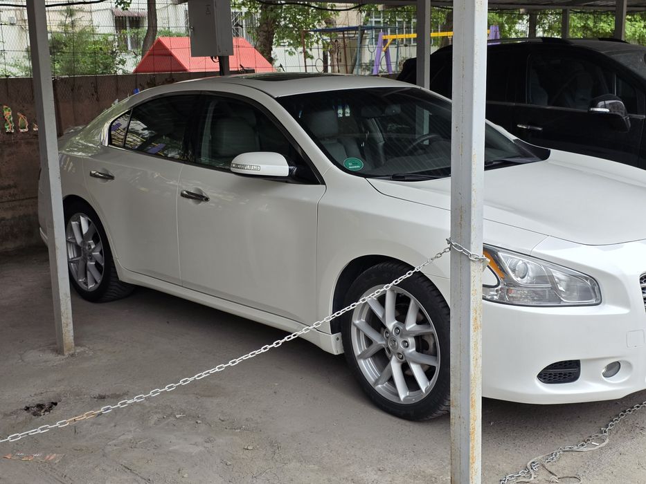 Ниссан Максима в отличном состоянии