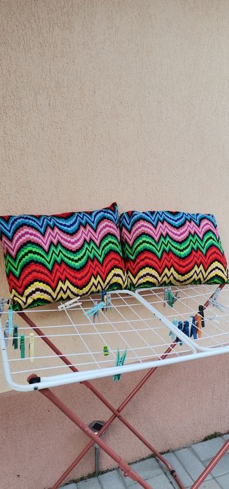 Pernițe vechi și carpete perete