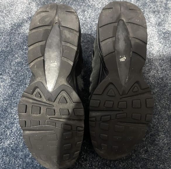 Nike Air Max 95 Ultra SE “Triple Black”