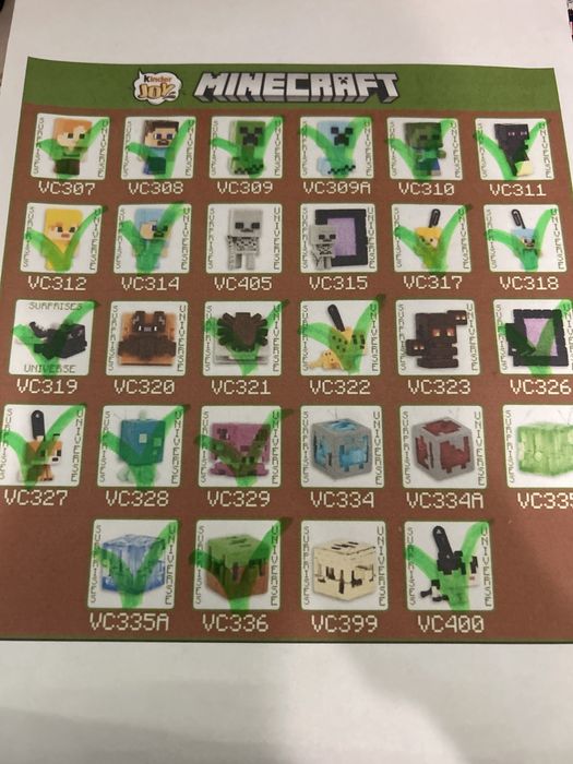Продаю фигурку Kinder Joy Minecraft эндер Мена
