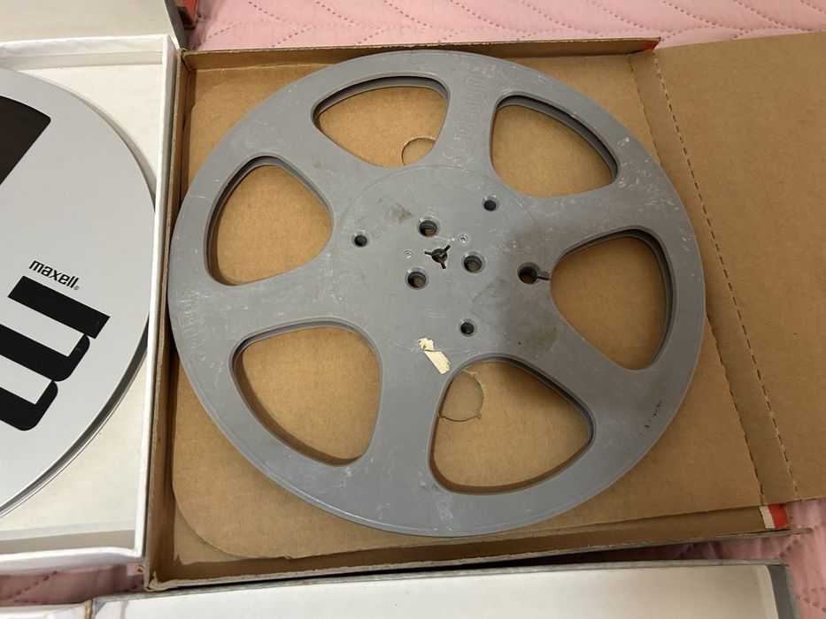 Benzi de magnetofon de 26 cm.