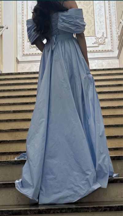 Продам платье  состояние идельное