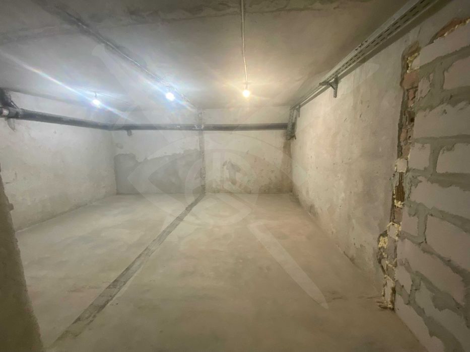 Продава се Гараж / Паркомясто в Пловдив, Център - 35 кв.м за 943 €/кв.м - Снимка #1