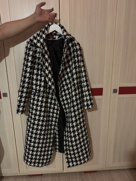 Пальто шерстяное бренда Manera