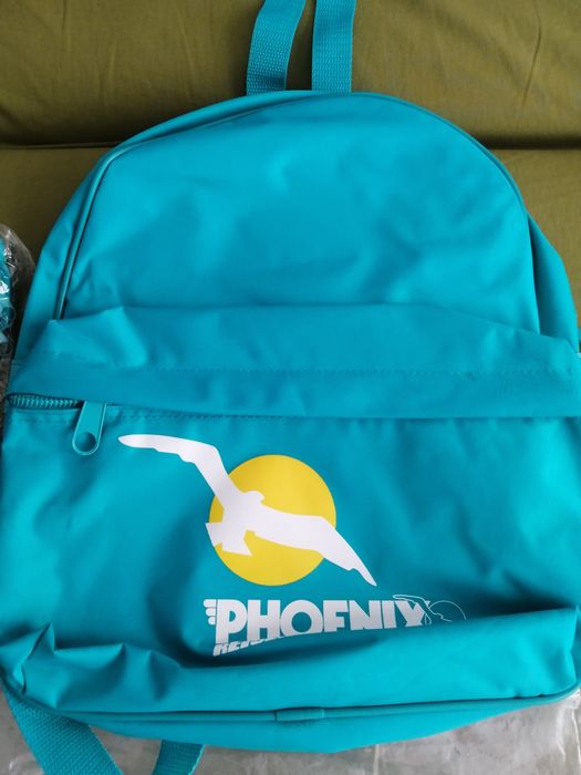 Детска раница и малка чанта