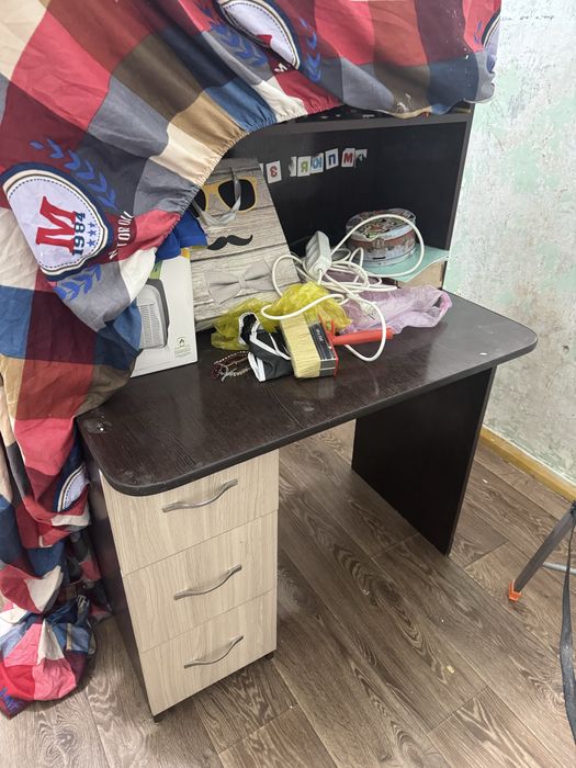 Продам компьютерный стол