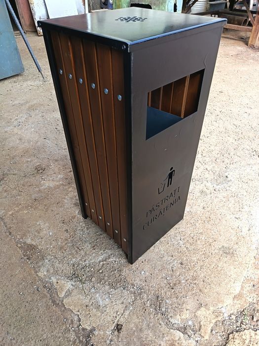 Mobilier stradal/ coșuri de gunoi