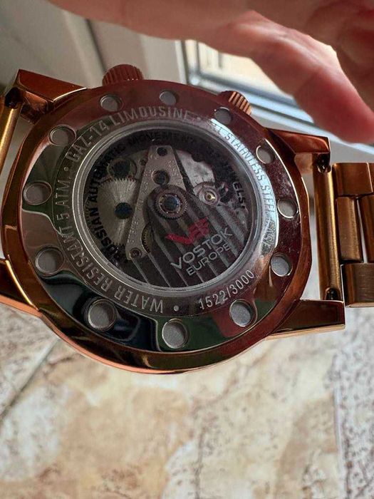 продавам чисто нов -  Vostok-Europe GAZ-14 Limousine - 2426/5609060