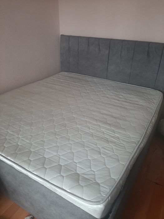 Продаю двуспальную кровать