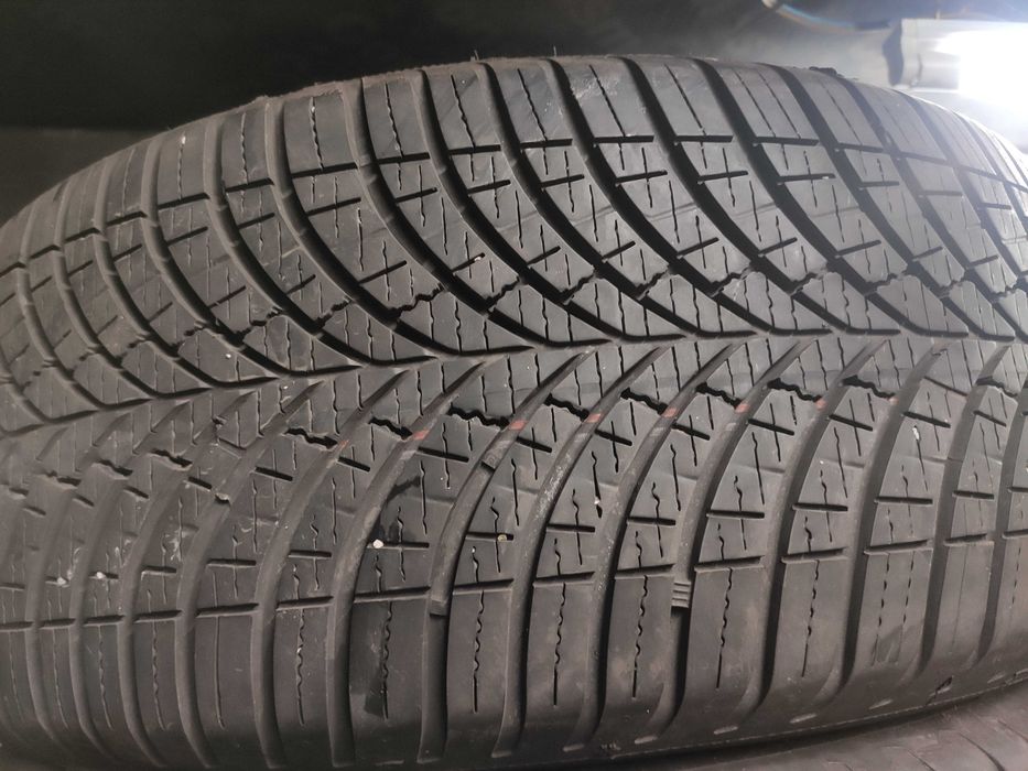 4бр Всесезонни Гуми 215 55 16 - Goodyear - DOT 2021