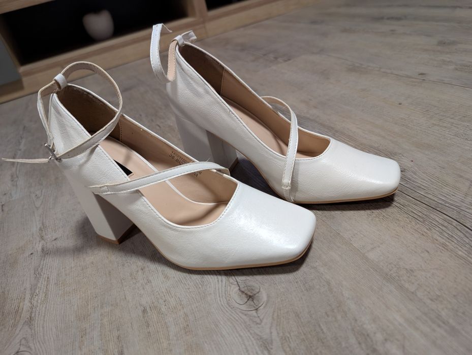 Обувки на ток Lost Ink