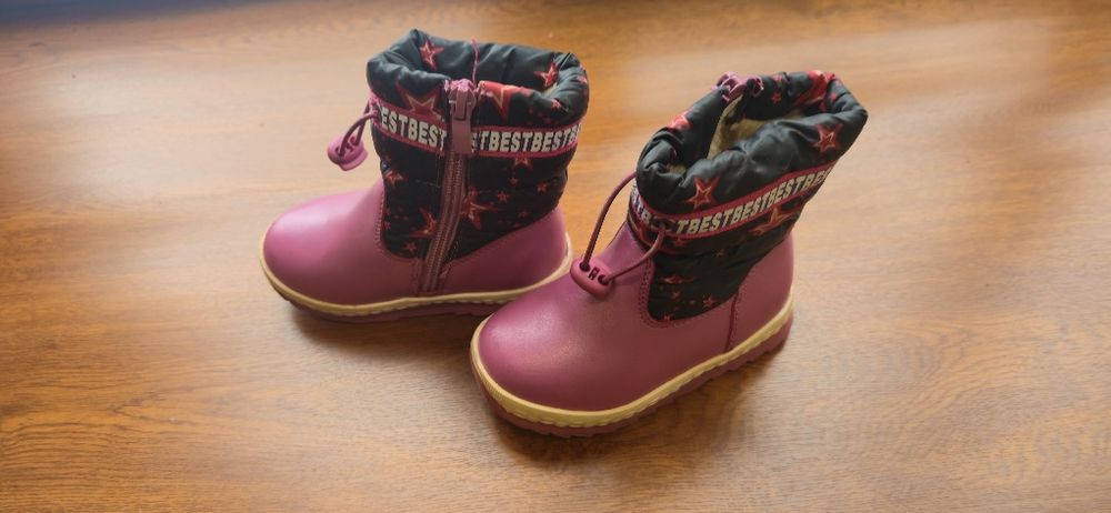 Продам детскую обувь