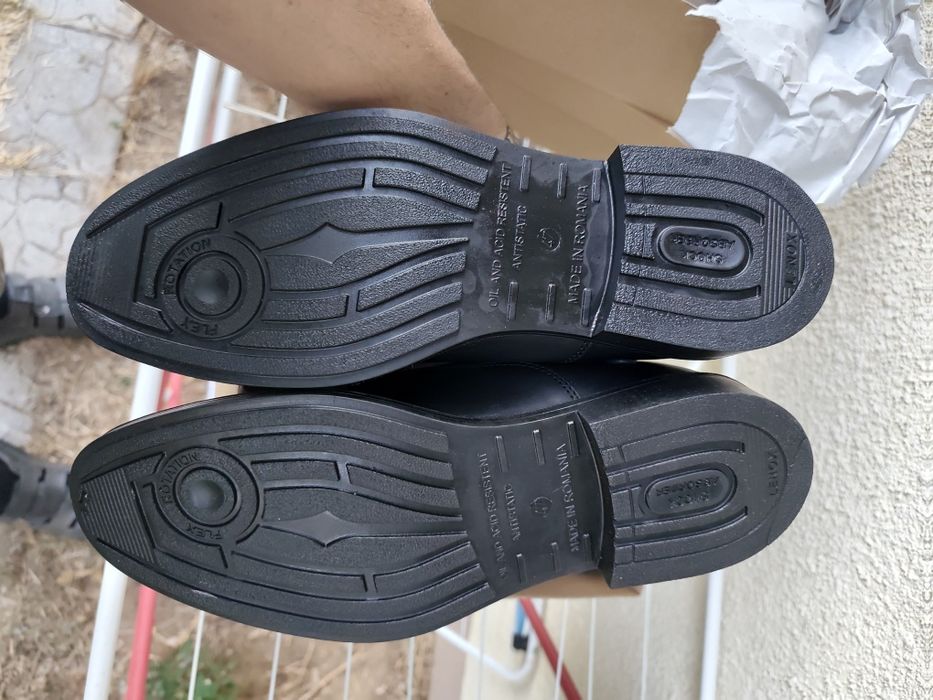 Продавам нови обувки номер 47 от естествена кожа Lenox.