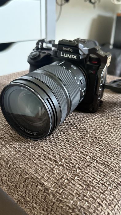 Panasonic Lumix DC-S5 II + 24-105mm f/4 - ca nou, cage, filtru