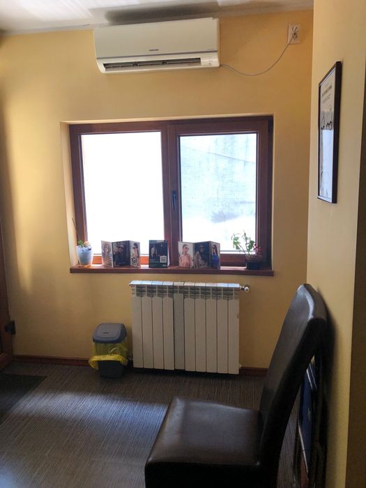 Ocazie!Trei camere decomandate pentru cabinete medicale zona banci.