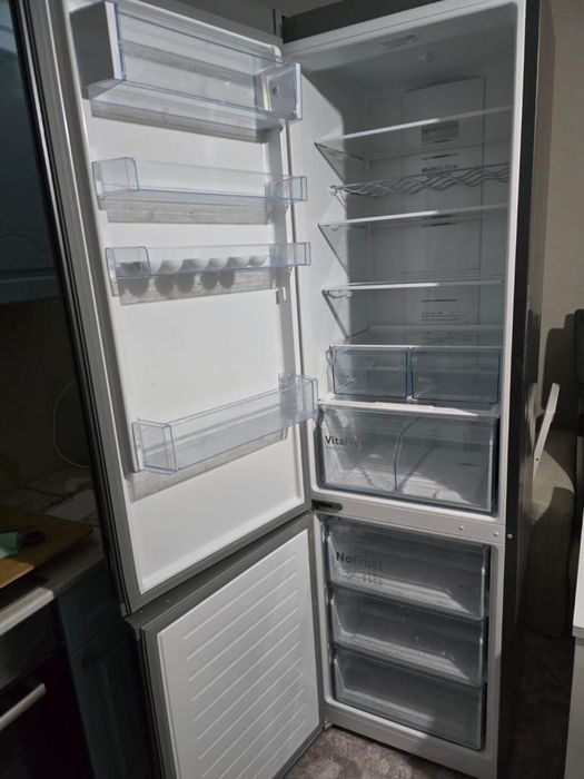 Холодильник в хорошем состоянии