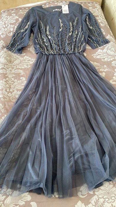 Вечернее нарядное платье