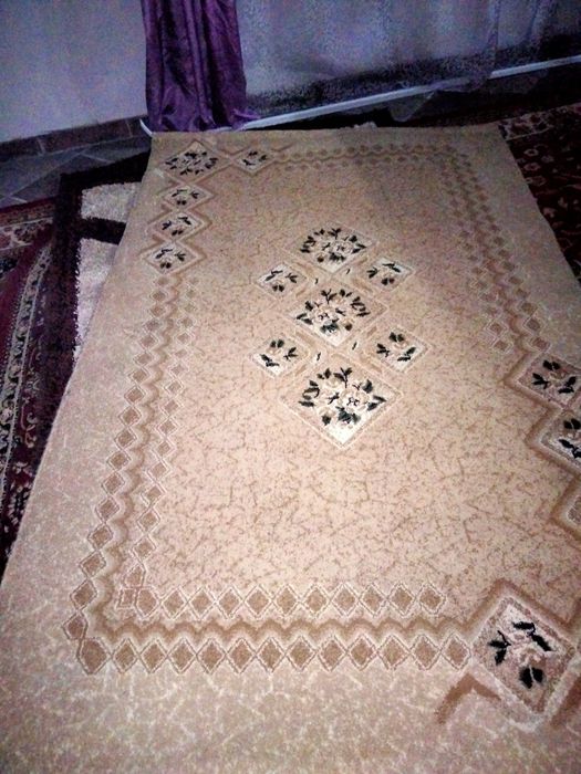 Ковры разные по 6500