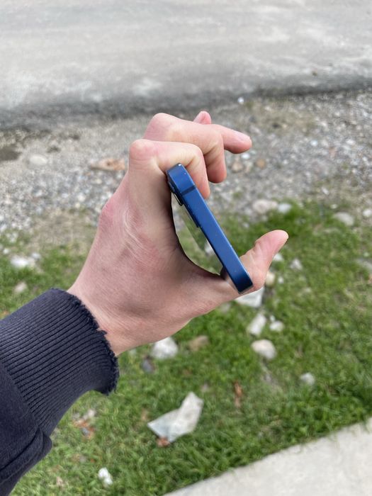 iPhone 12 mini 64GB aybi yo’q