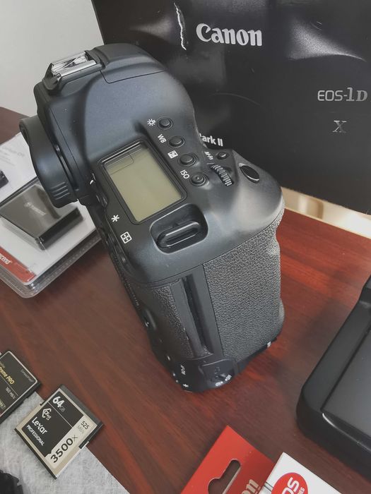 Canon 1DX Mark II + extra accesorii (ca nou)
