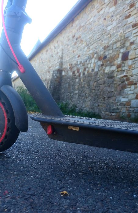 Trotinetă electrică waterproof ca nouă