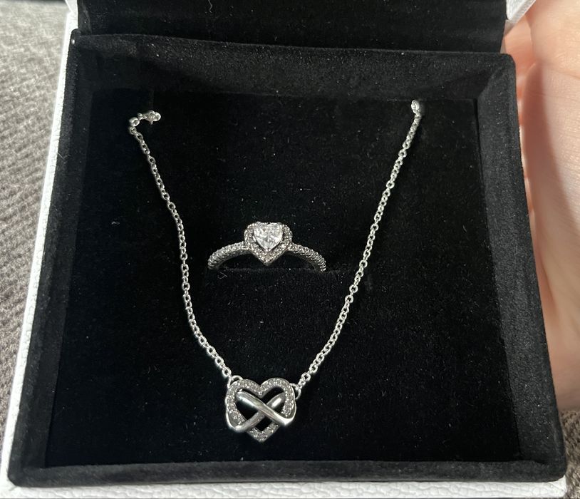 Pandora продаю новый комплект