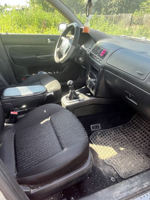 Vând Volkswagen Golf 4, motor 1.4 16V