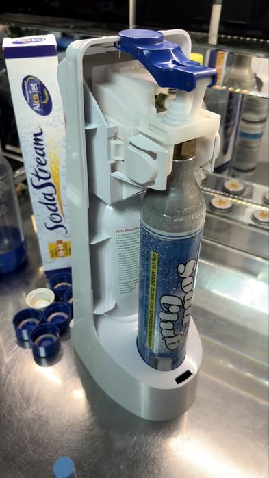 Aparat de preparat sifon / sucuri / Co2 SodaStream / Soda Club
