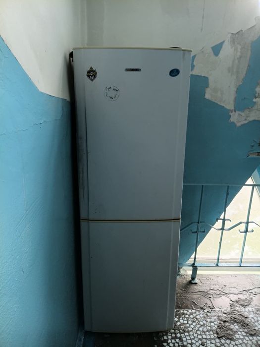 Холодильник продается