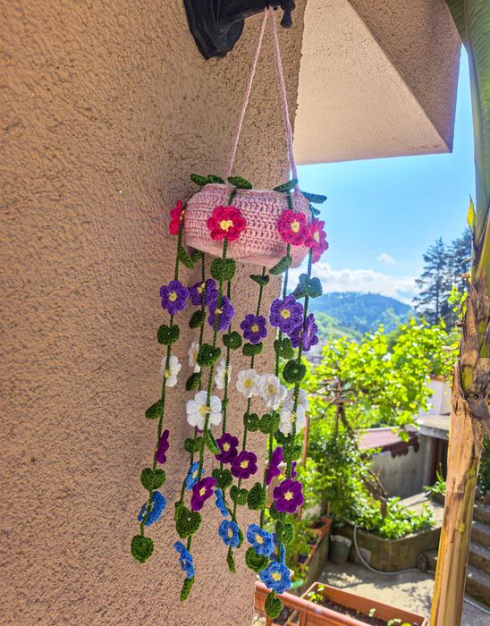 Голяма плетена кошничка