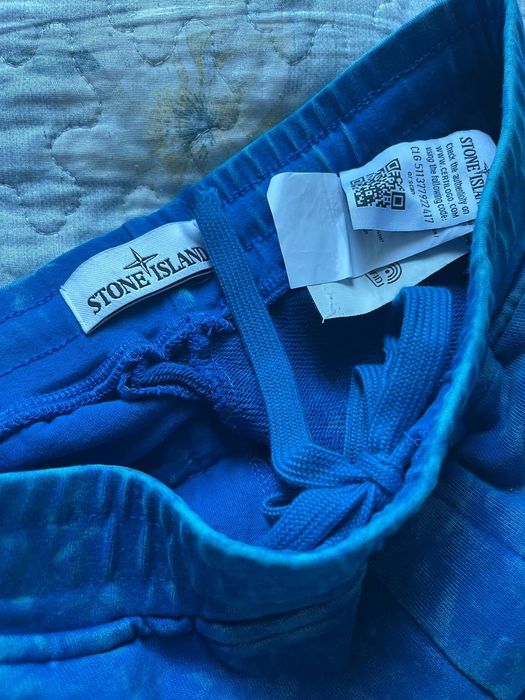 Stone island off dye