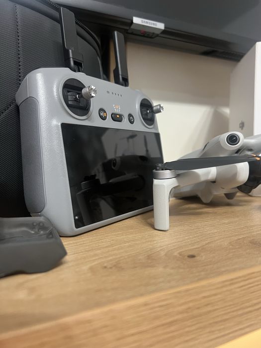 DJI Mini 4 Pro Fly More Combo + DJI RC 2  | 21 zboruri