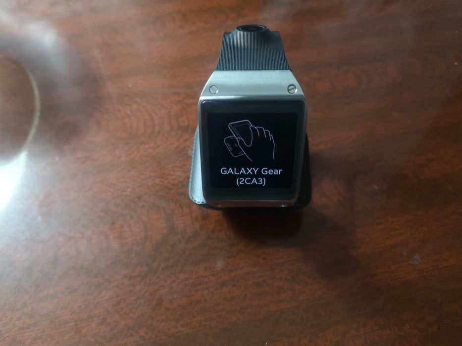 Смарт часы Samsung galaxy Gear.
